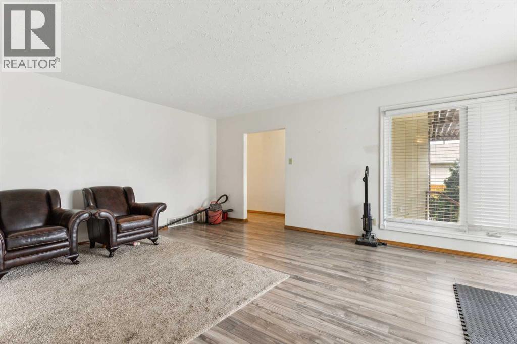 Single Family House Bungalow for Sale in   Avenue NE Winston Heights/Mountview Calgary 