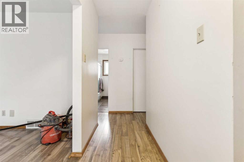 Single Family House Bungalow for Sale in   Avenue NE Winston Heights/Mountview Calgary 