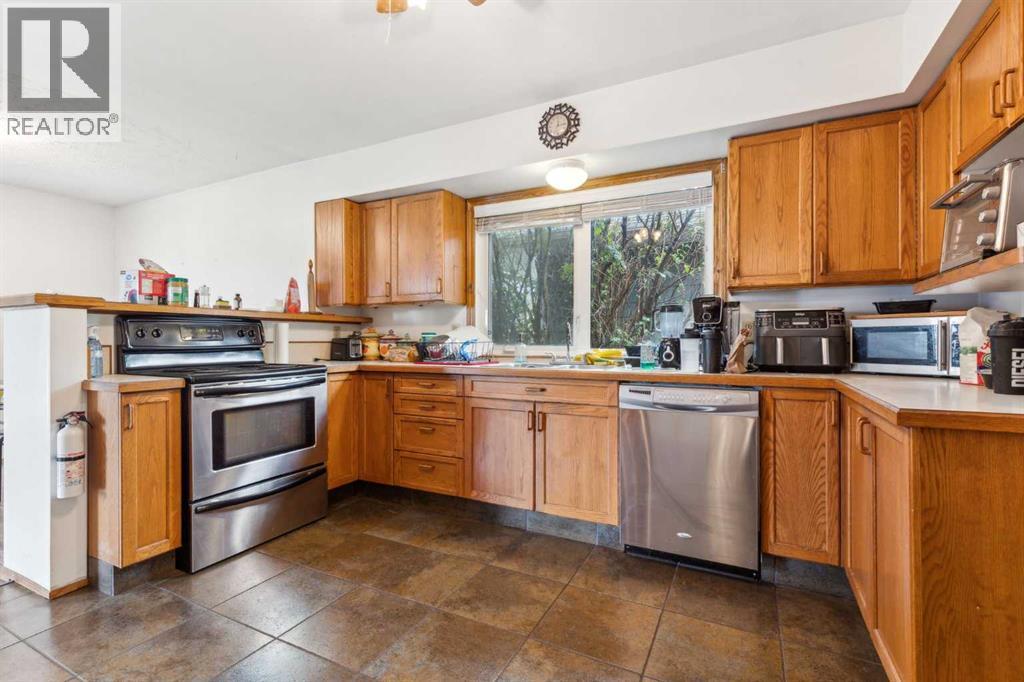 Single Family House Bungalow for Sale in   Avenue NE Winston Heights/Mountview Calgary 