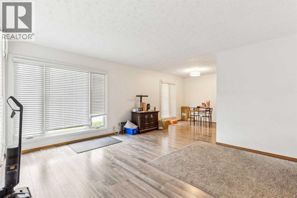 Single Family House Bungalow for Sale in   Avenue NE Winston Heights/Mountview Calgary 