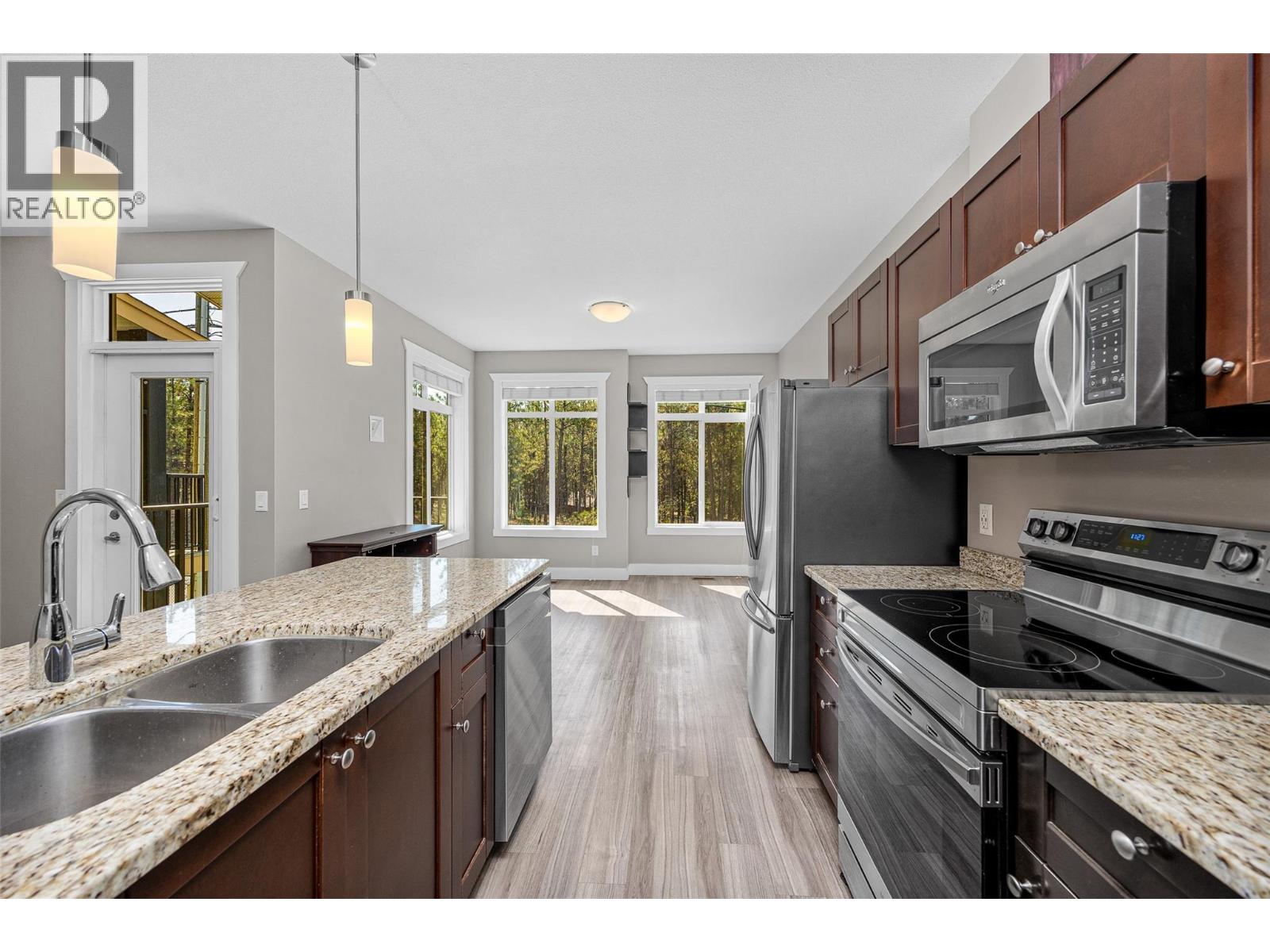  3464 Cougar Road, West Kelowna