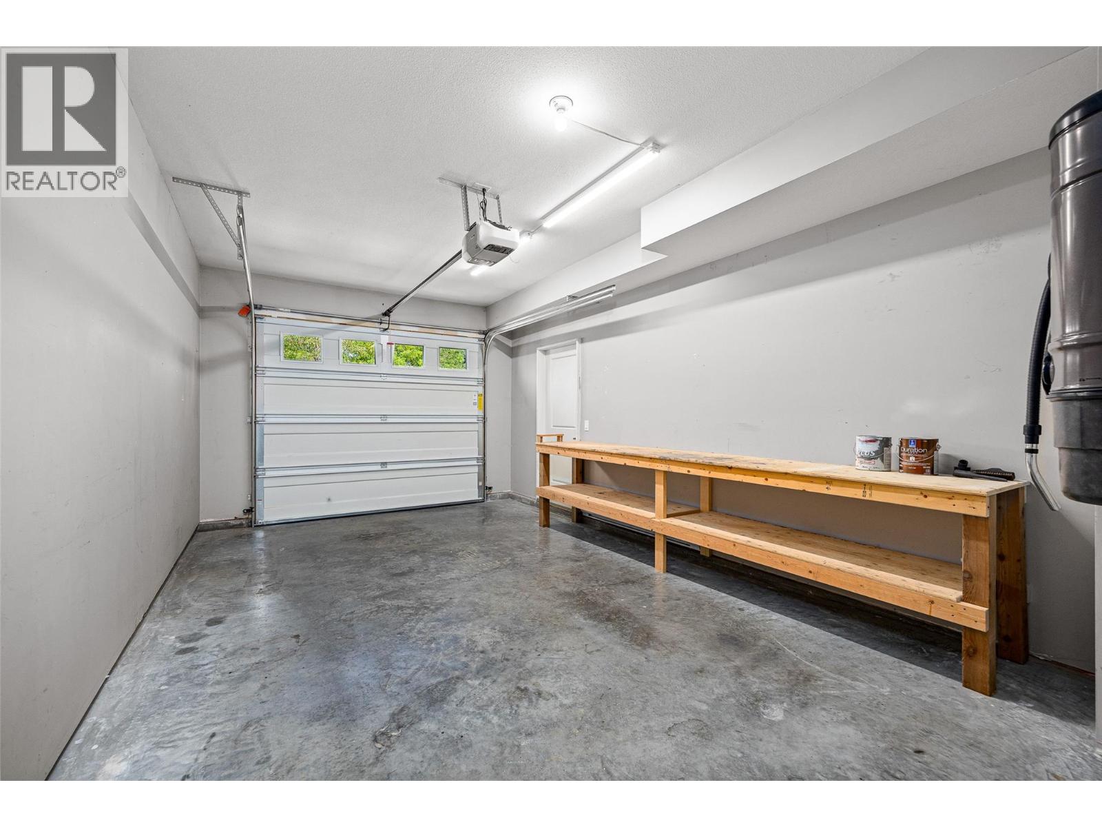  3464 Cougar Road, West Kelowna