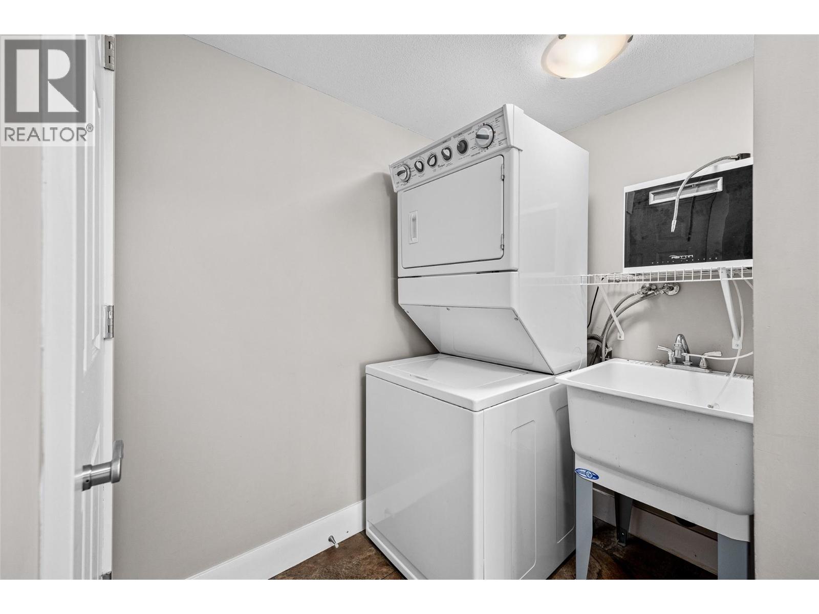  3464 Cougar Road, West Kelowna