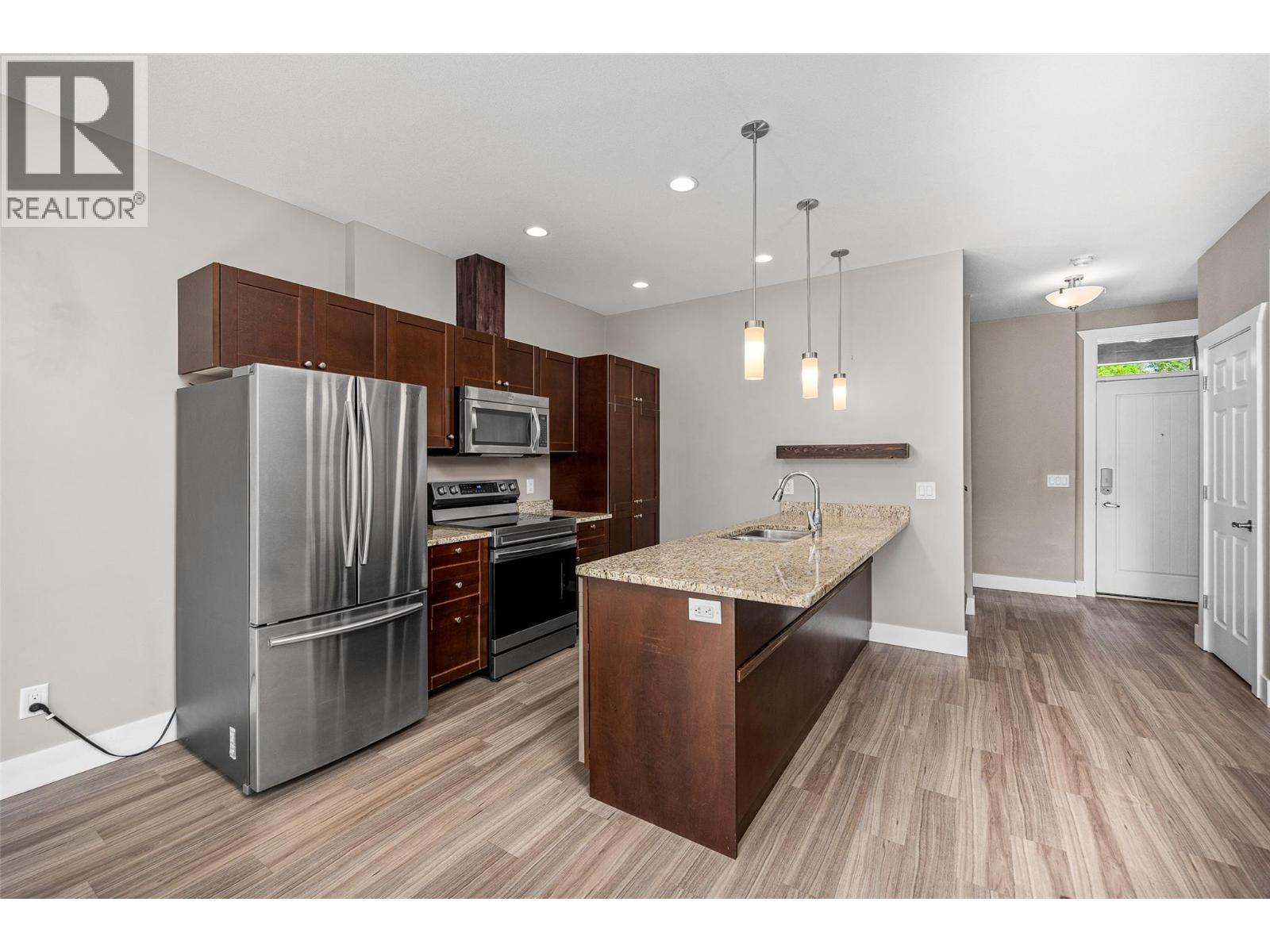  3464 Cougar Road, West Kelowna