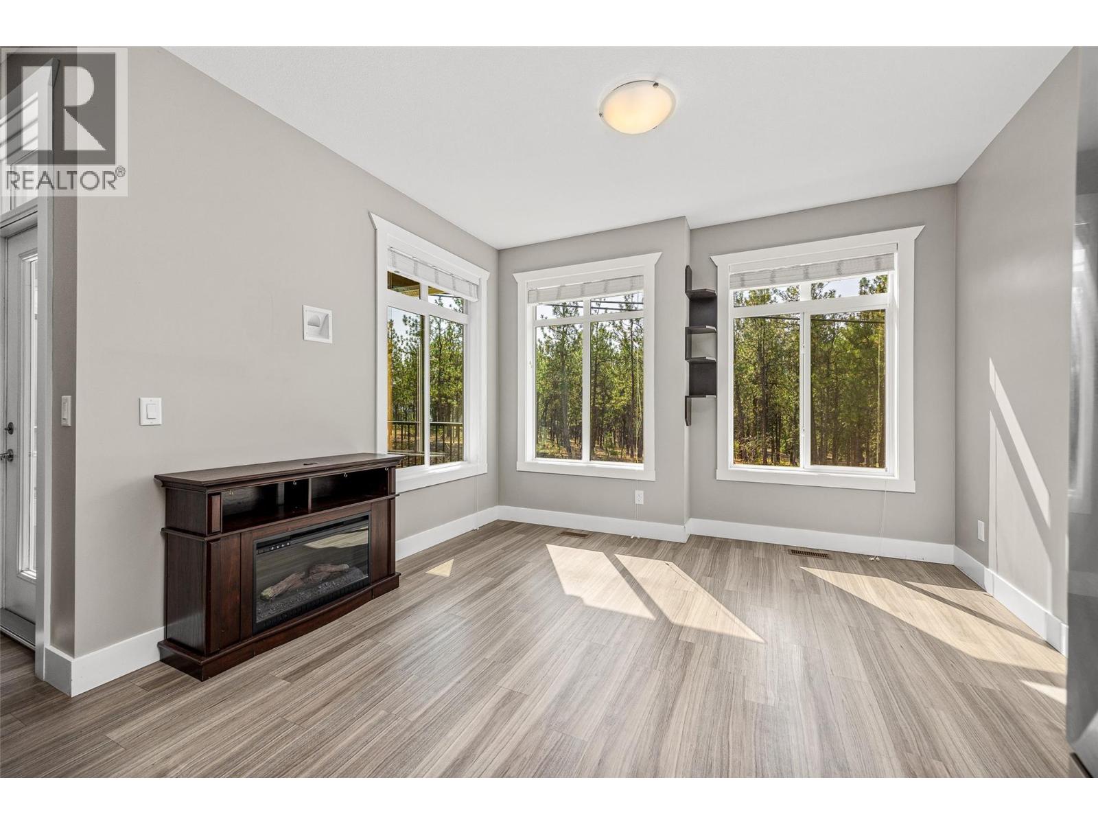  3464 Cougar Road, West Kelowna