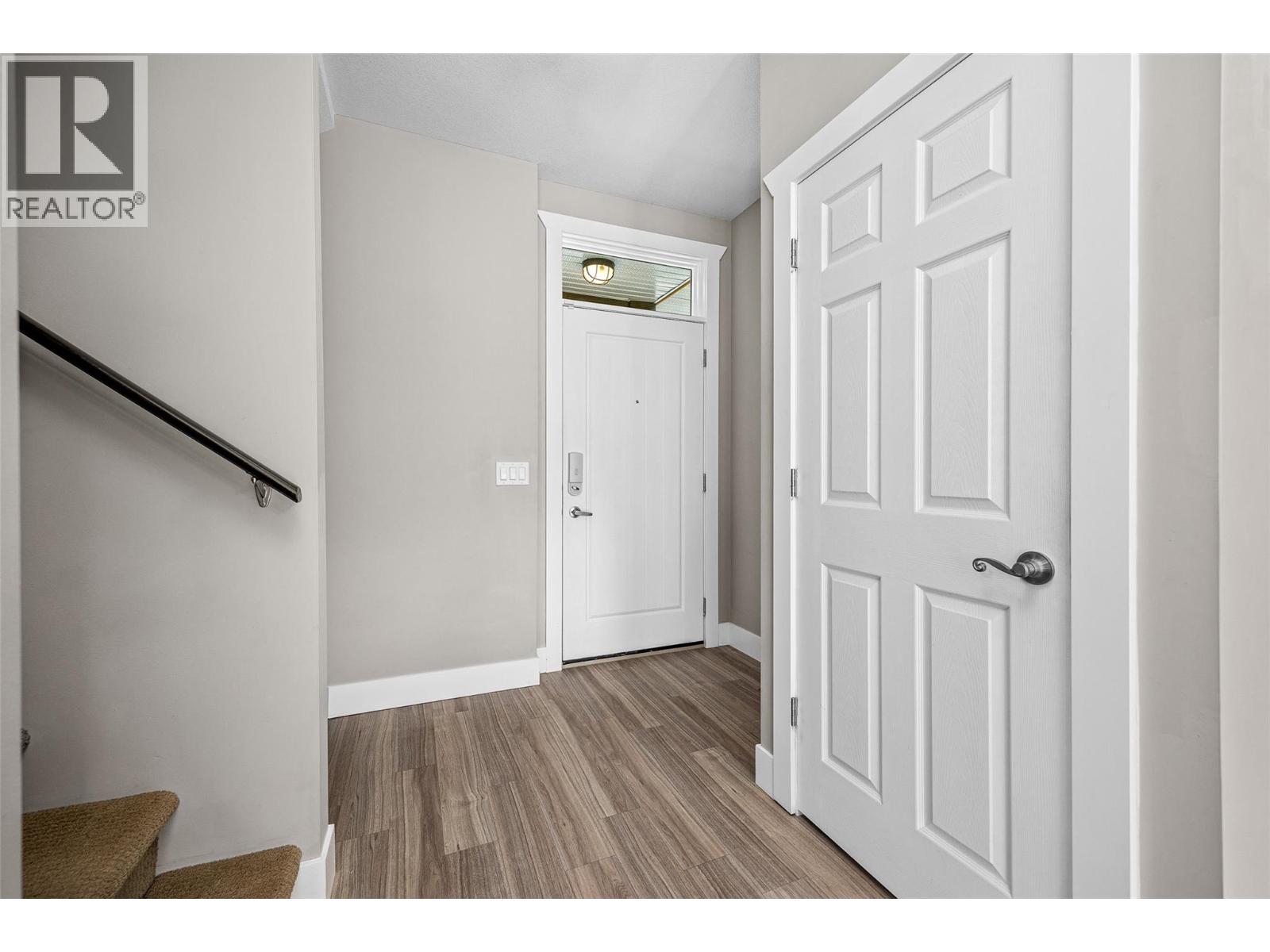  3464 Cougar Road, West Kelowna