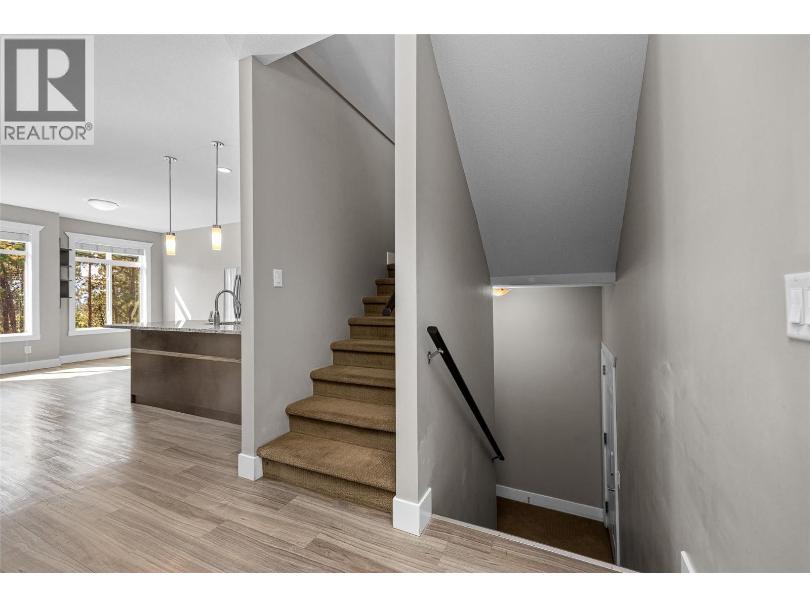  3464 Cougar Road, West Kelowna