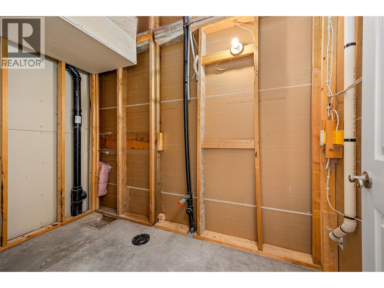  3464 Cougar Road, West Kelowna