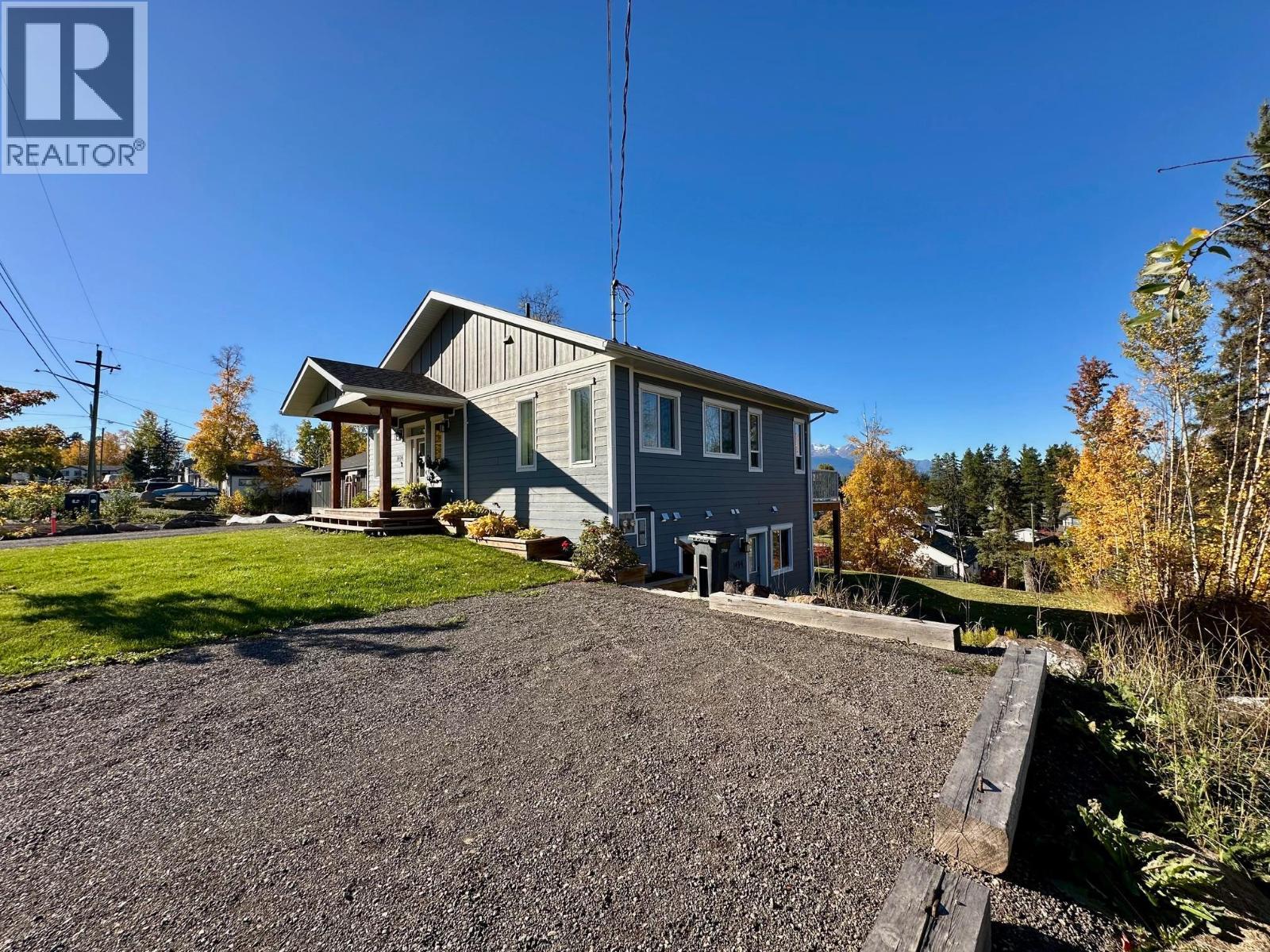 1494 CHESTNUT Street, Telkwa