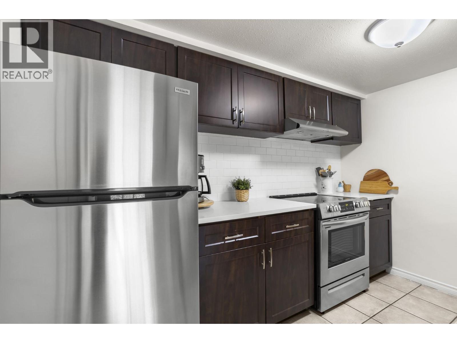 6 340 GINGER DRIVE, New Westminster