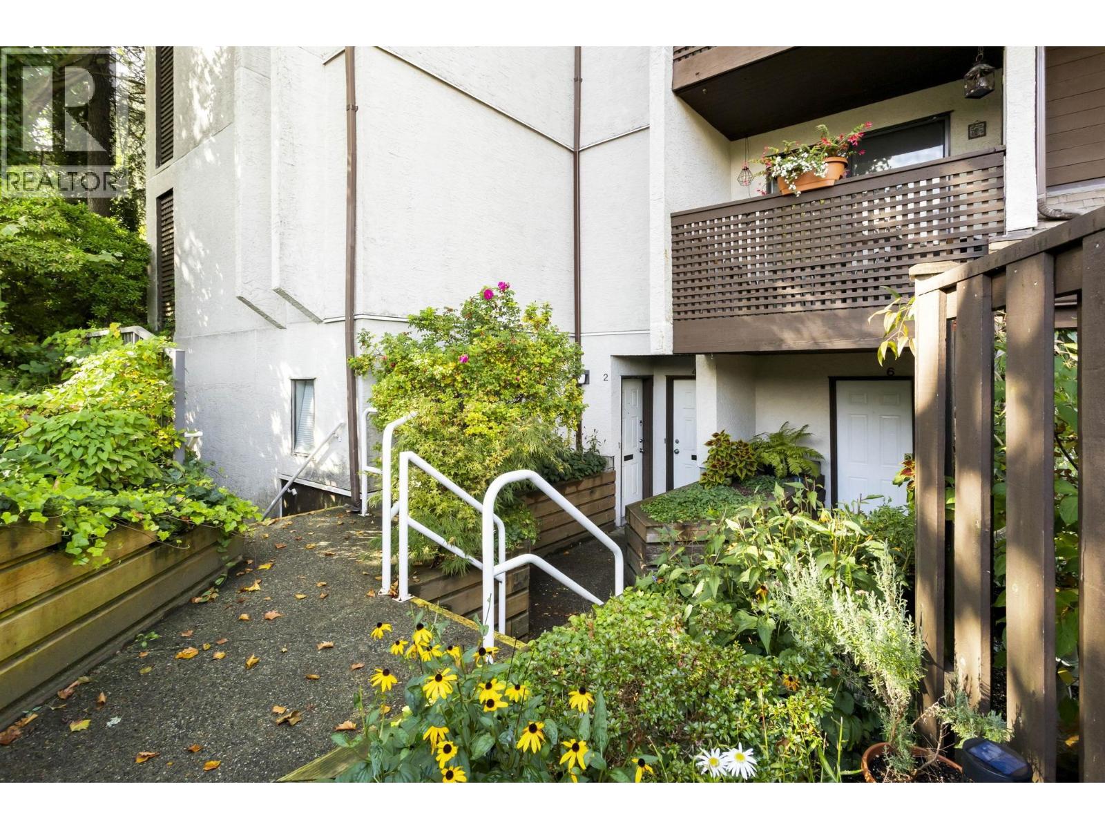 6 340 GINGER DRIVE, New Westminster