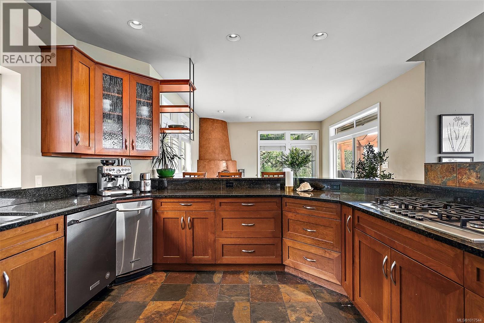  8 Lighthouse Lane, View Royal
