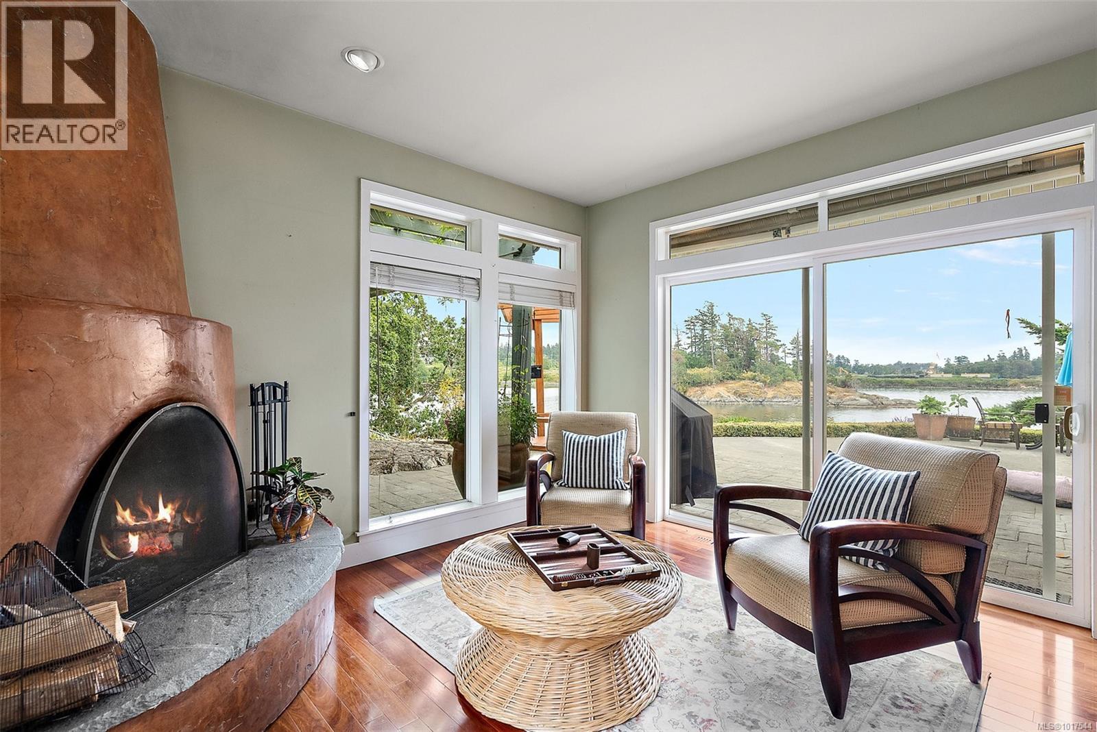  8 Lighthouse Lane, View Royal