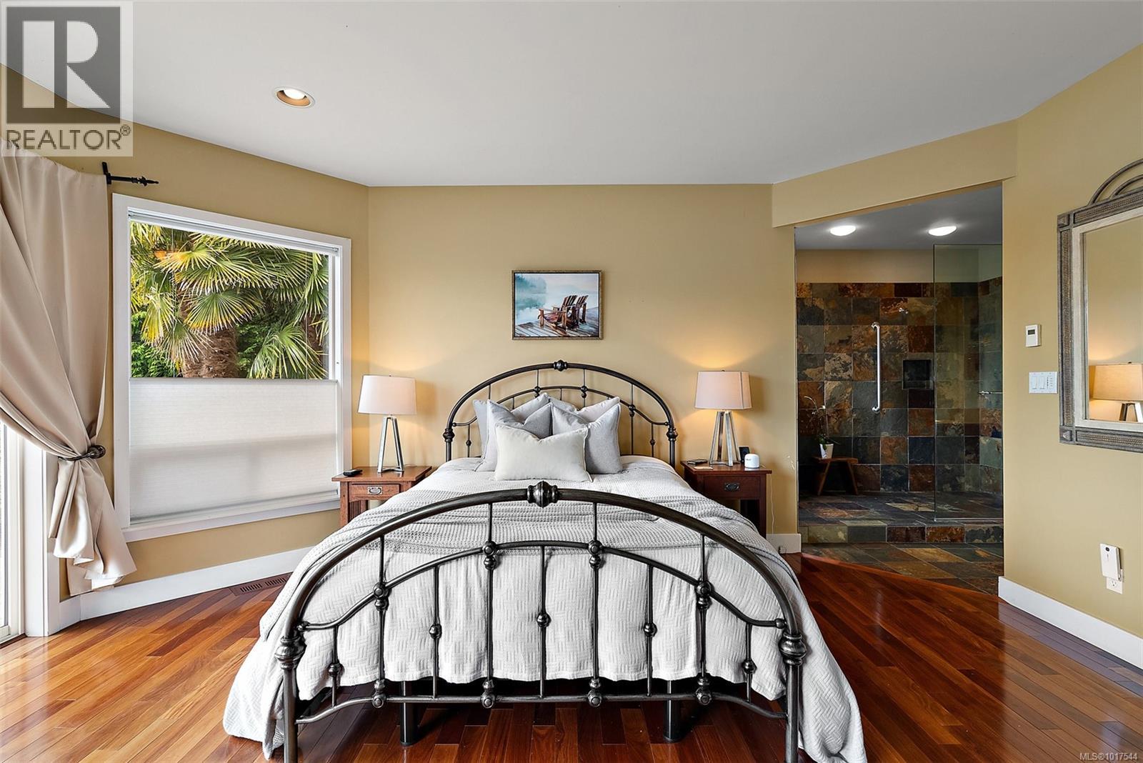  8 Lighthouse Lane, View Royal
