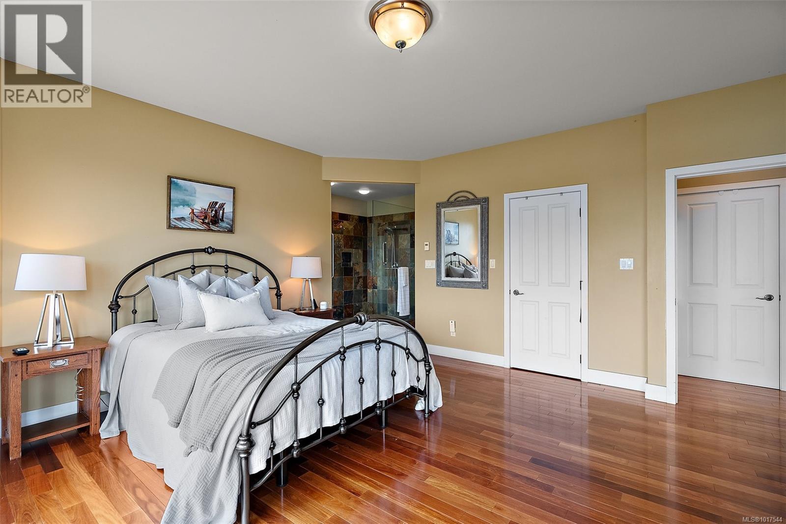  8 Lighthouse Lane, View Royal