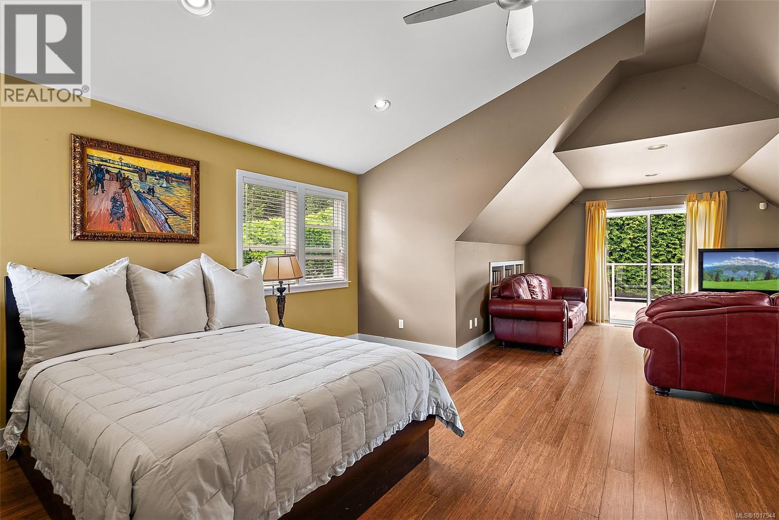  8 Lighthouse Lane, View Royal