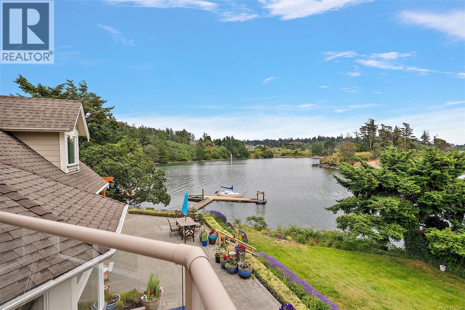  8 Lighthouse Lane, View Royal