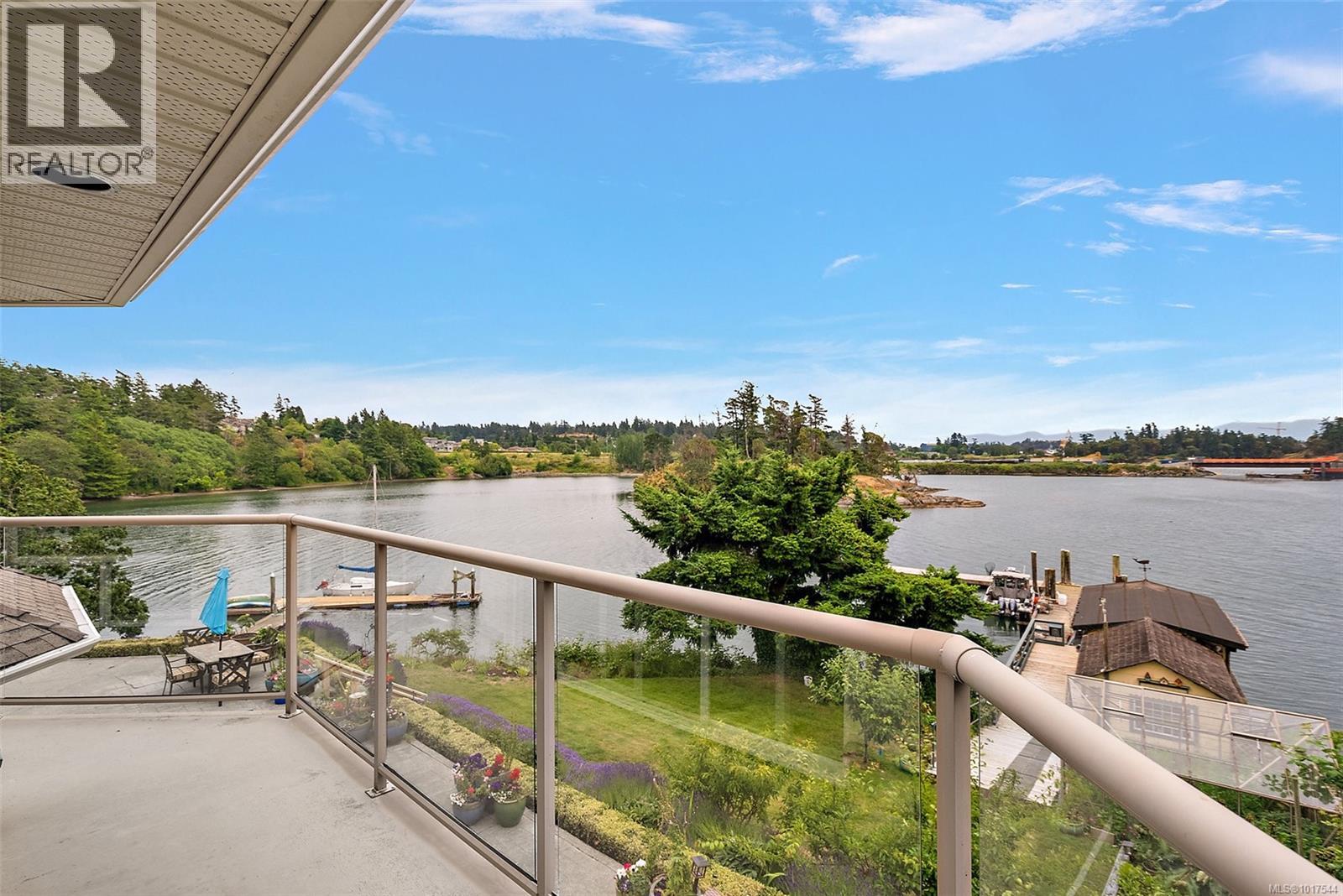  8 Lighthouse Lane, View Royal