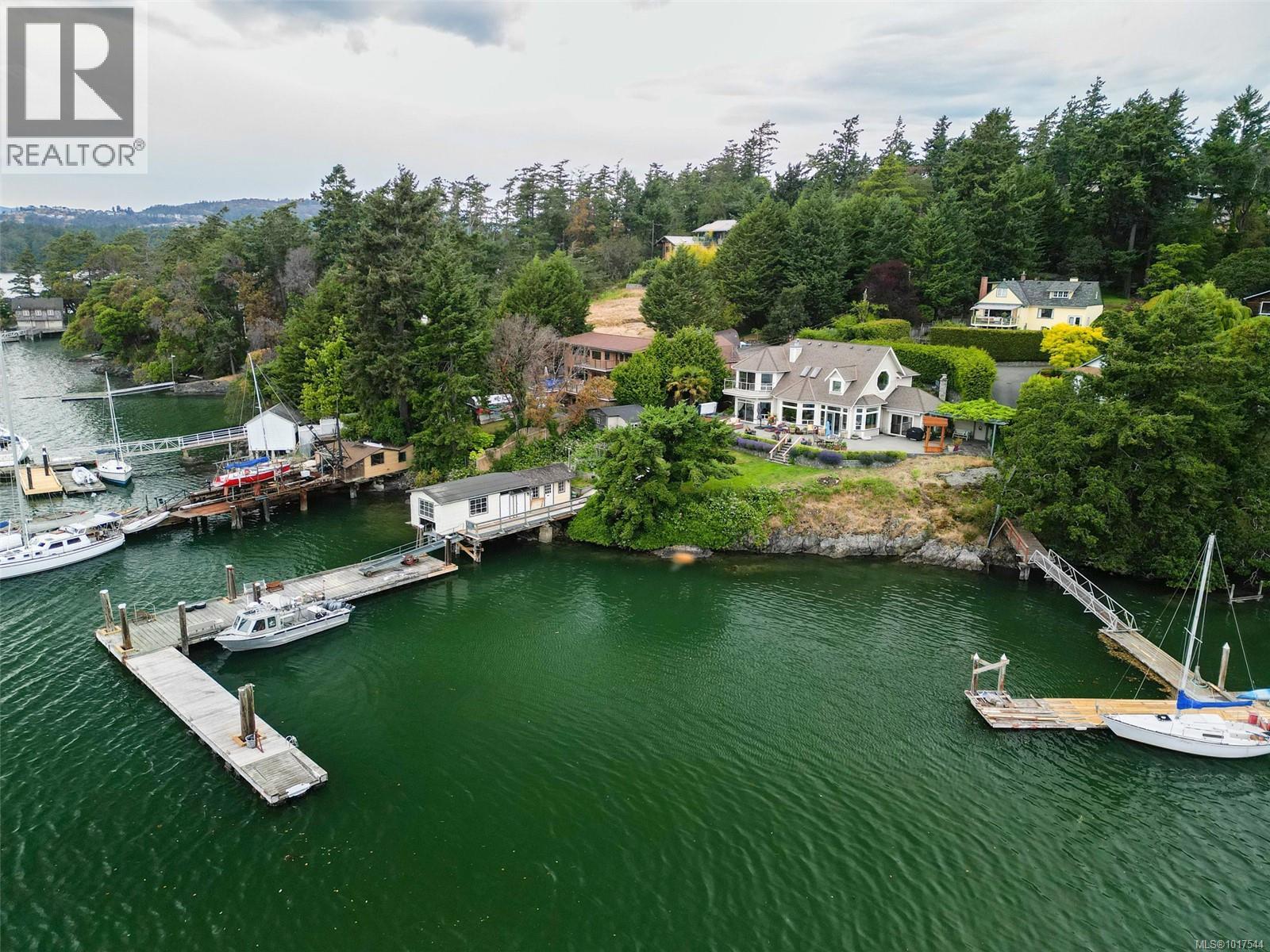  8 Lighthouse Lane, View Royal