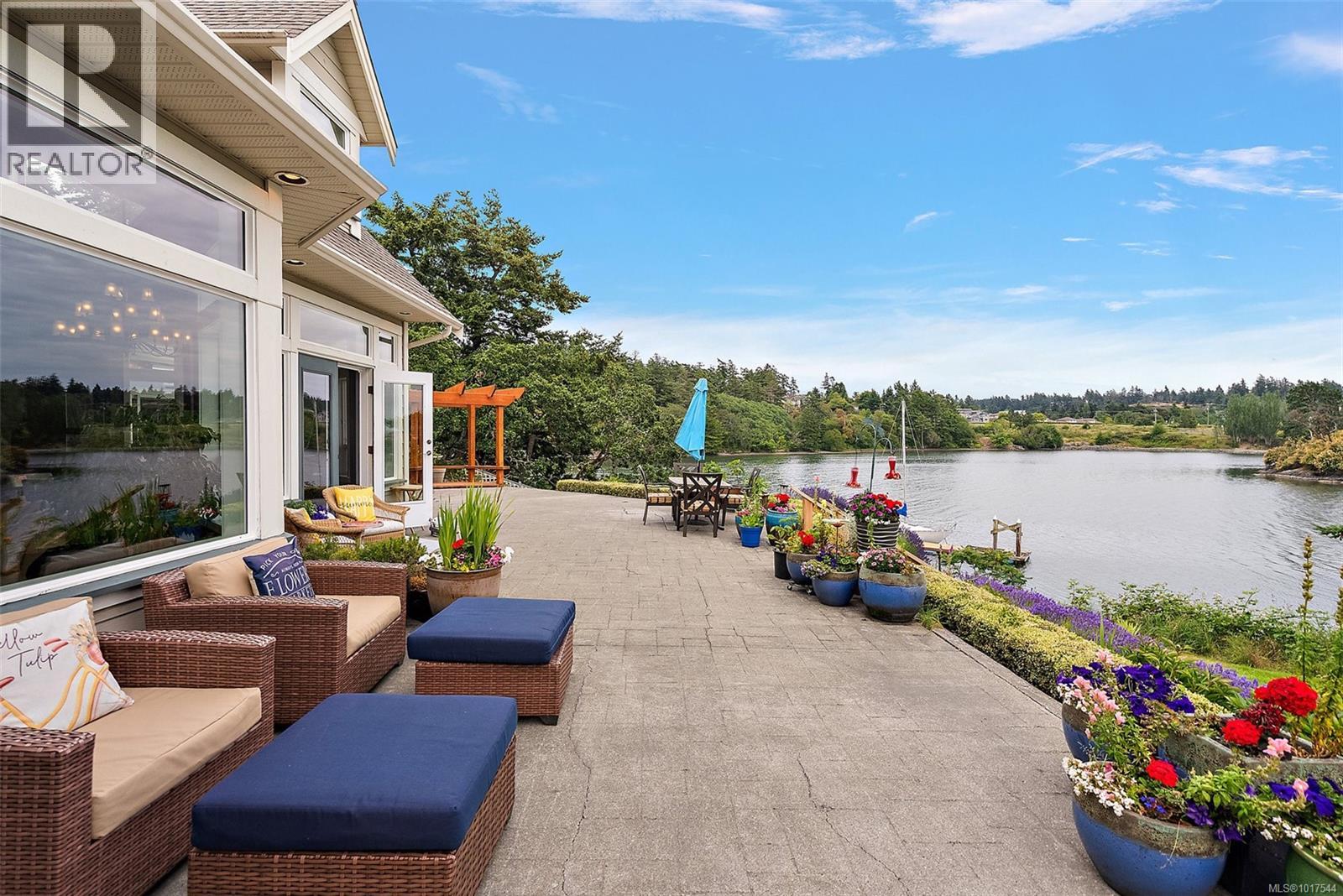  8 Lighthouse Lane, View Royal