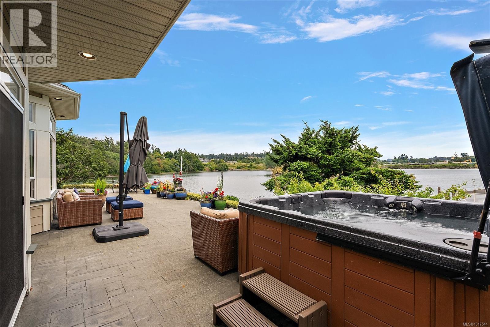  8 Lighthouse Lane, View Royal