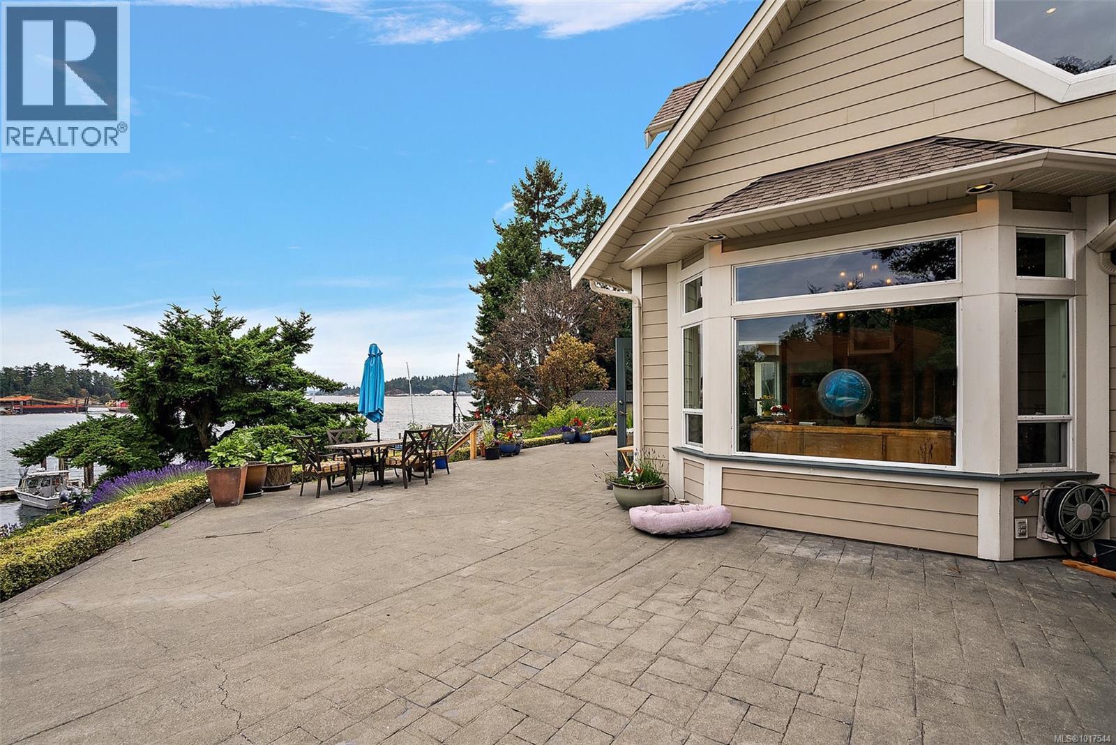  8 Lighthouse Lane, View Royal