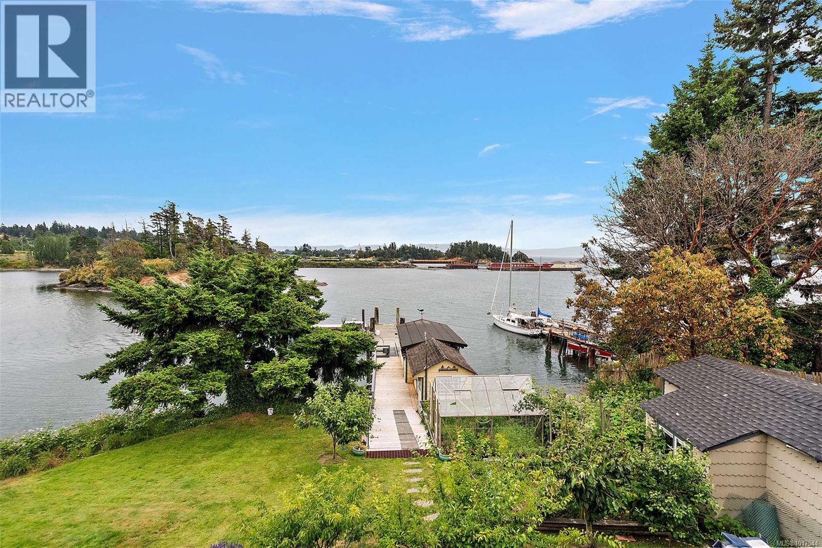 8 Lighthouse Lane, View Royal