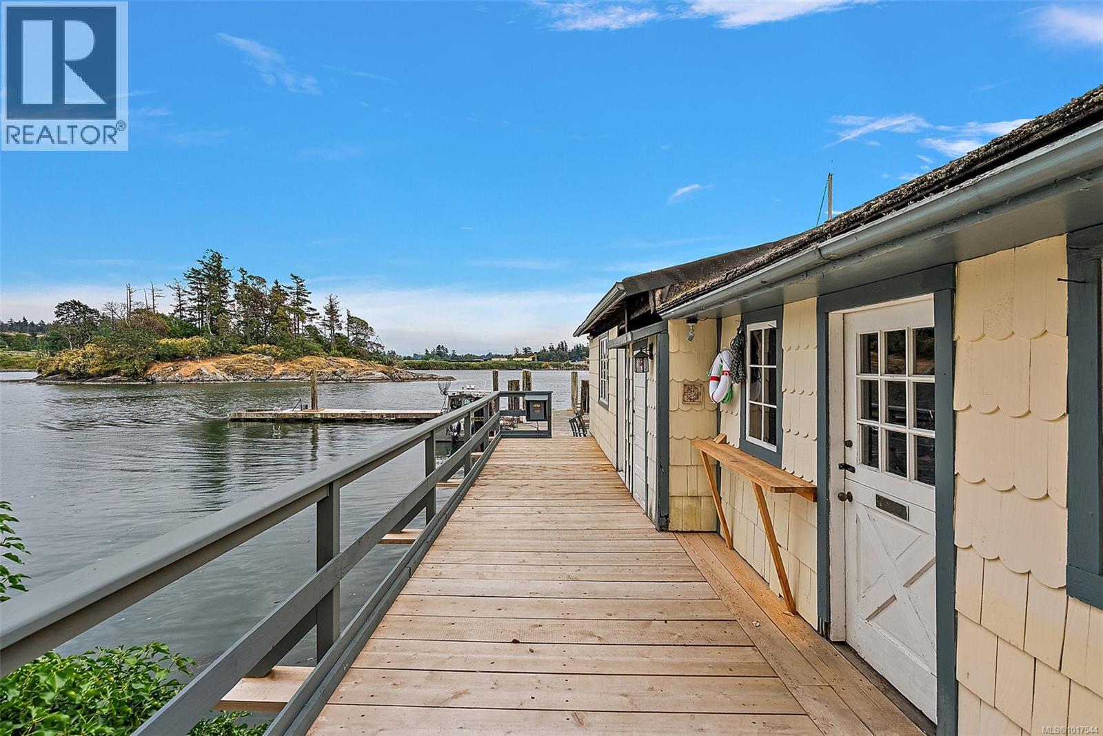  8 Lighthouse Lane, View Royal
