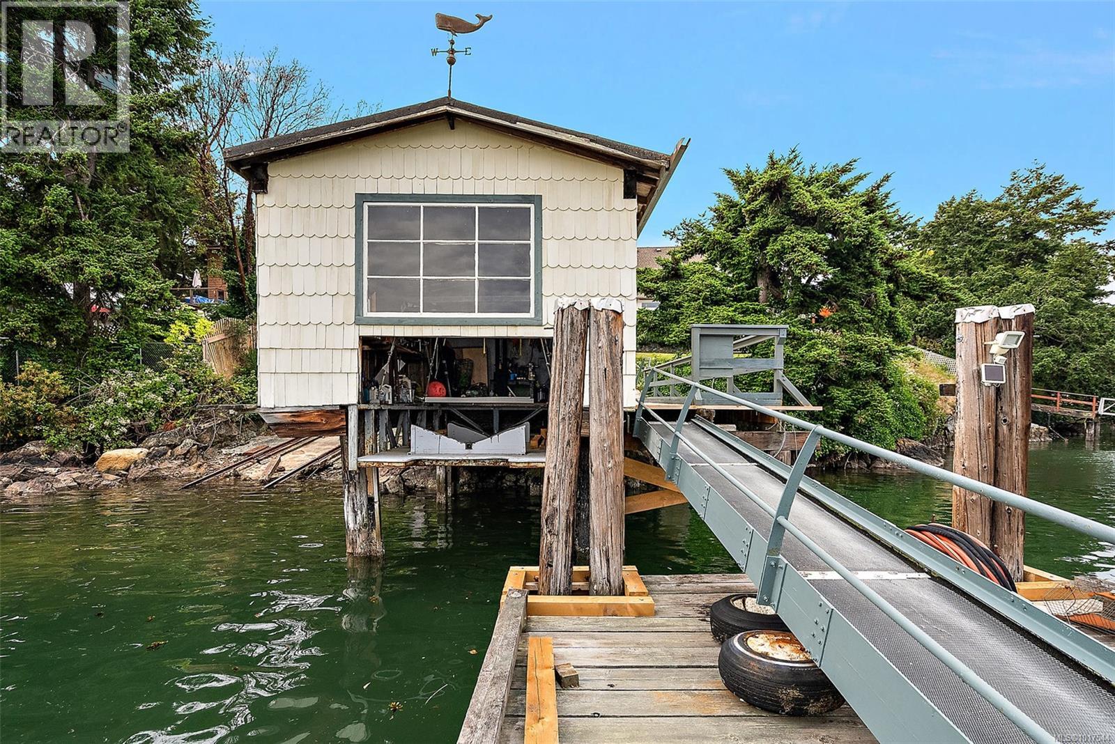  8 Lighthouse Lane, View Royal