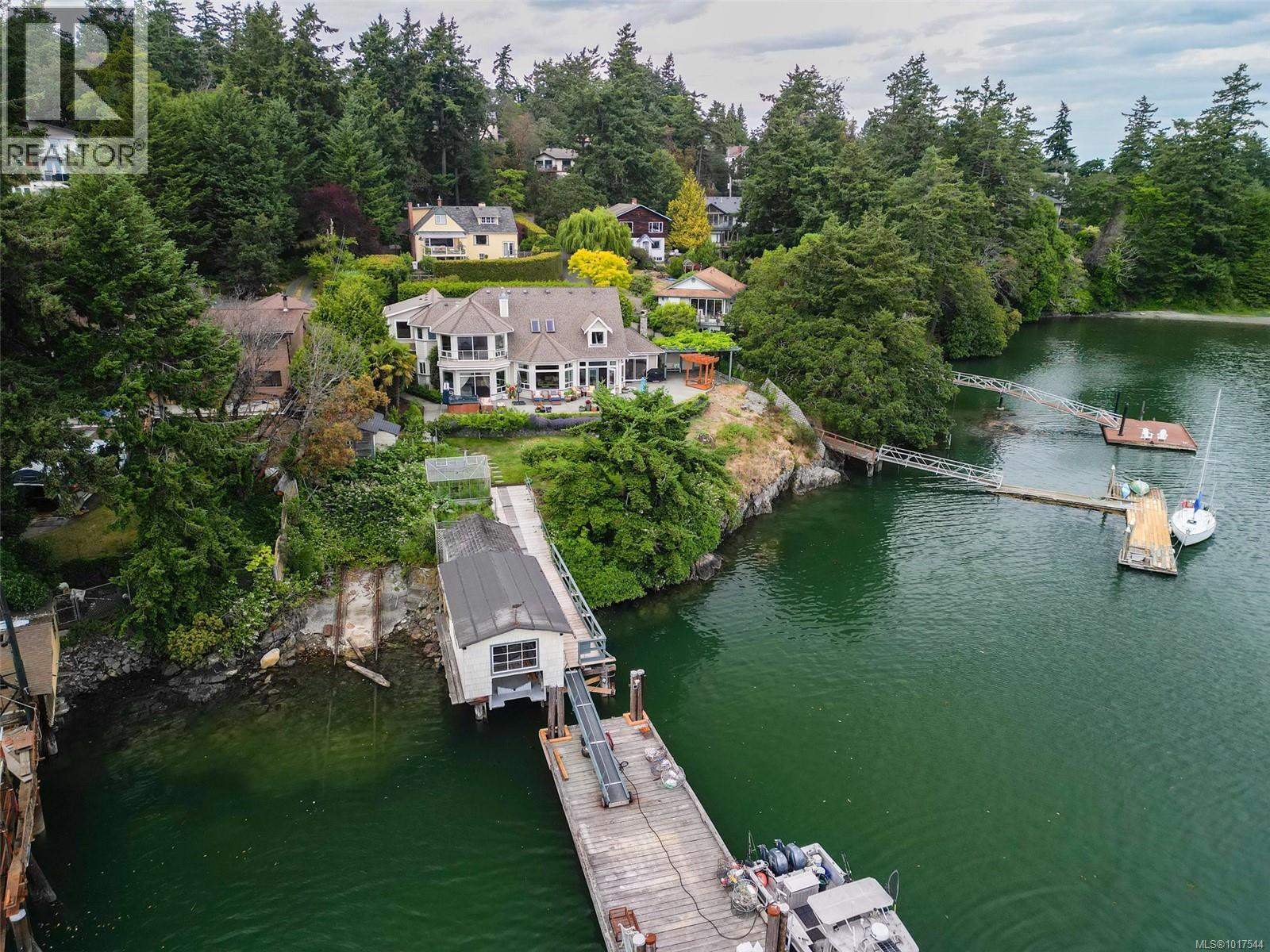  8 Lighthouse Lane, View Royal