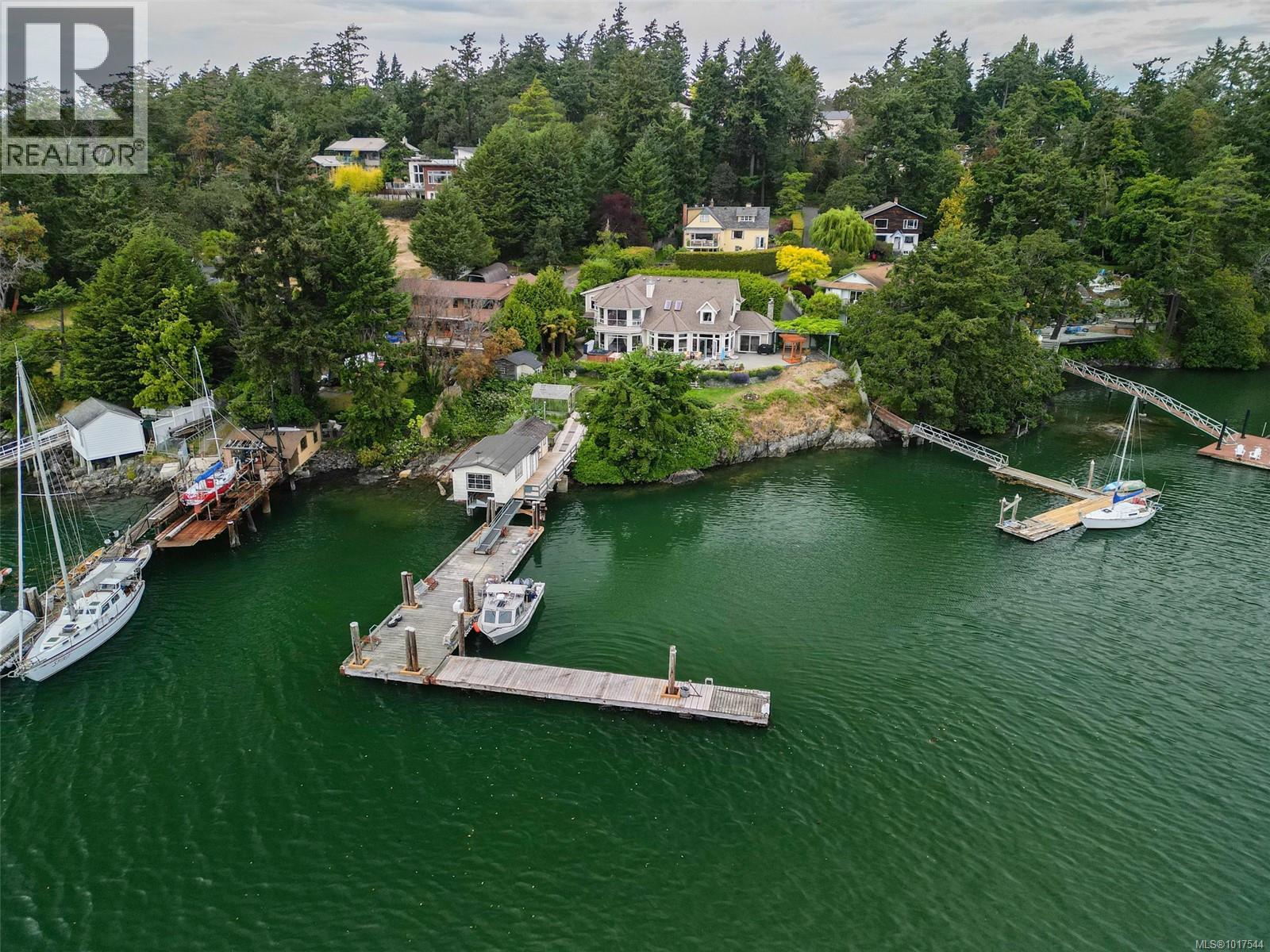  8 Lighthouse Lane, View Royal