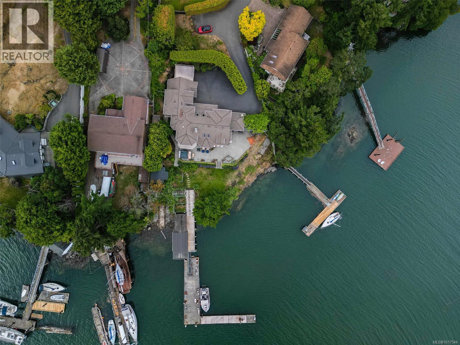  8 Lighthouse Lane, View Royal