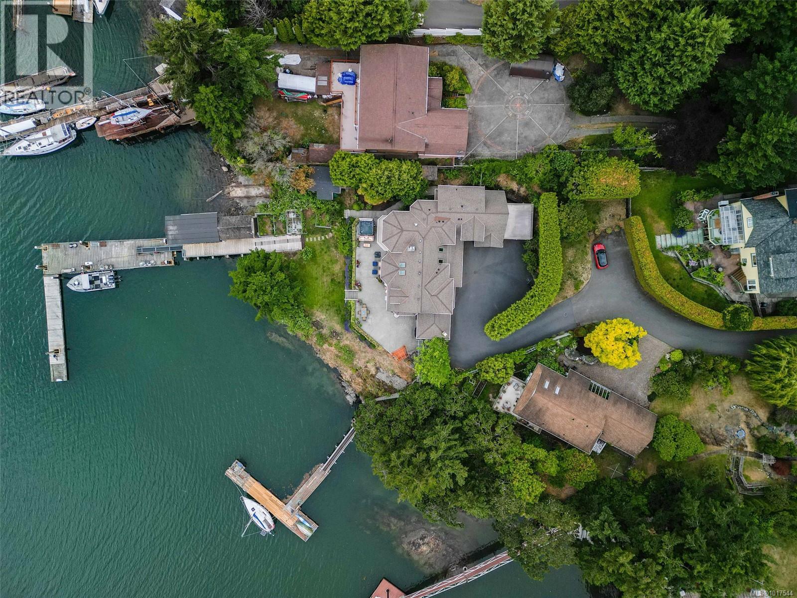  8 Lighthouse Lane, View Royal