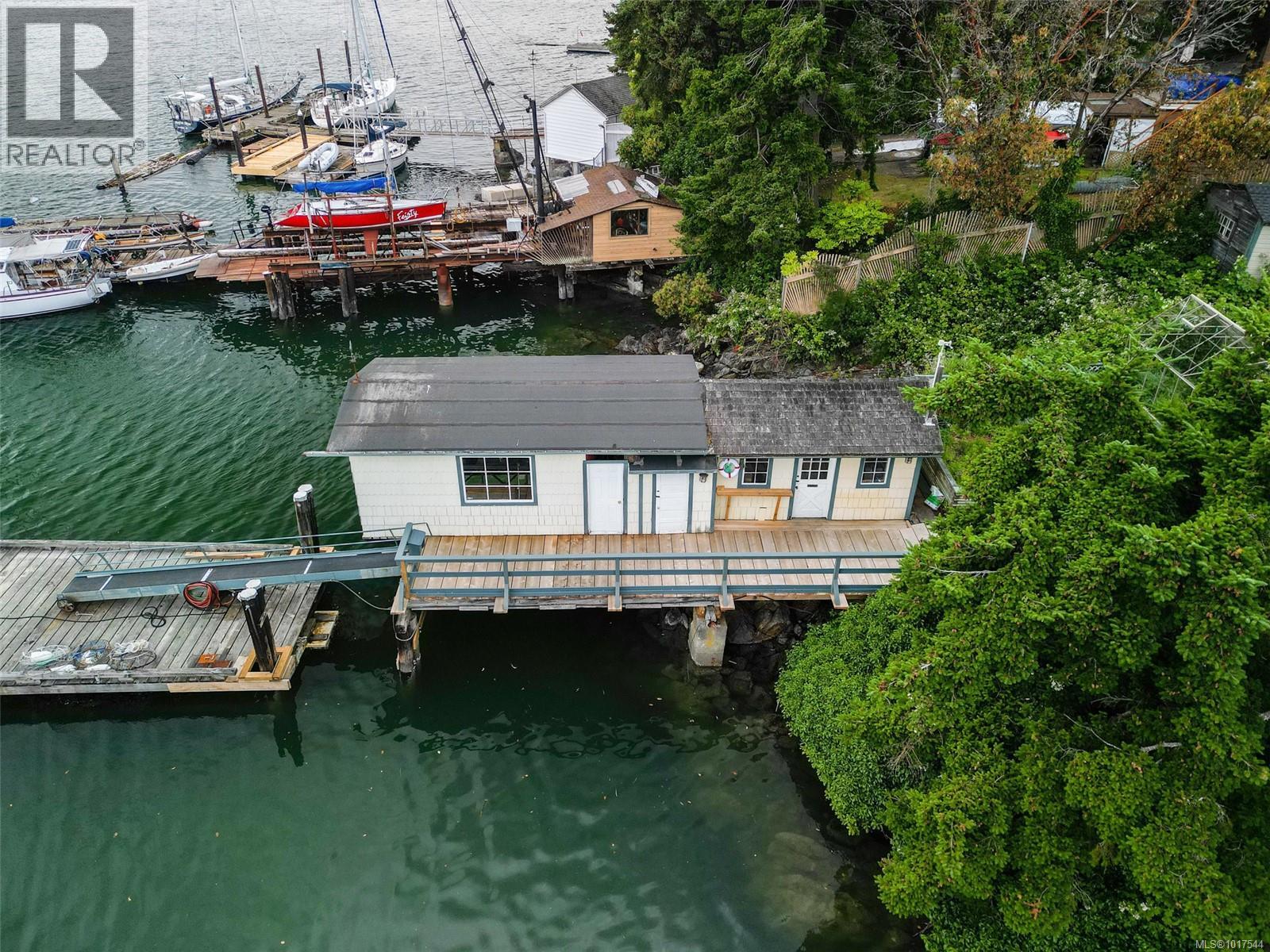  8 Lighthouse Lane, View Royal