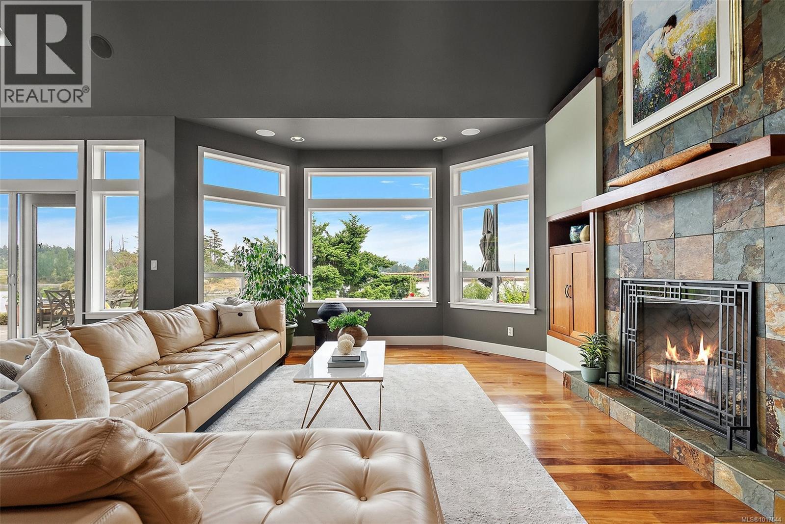  8 Lighthouse Lane, View Royal