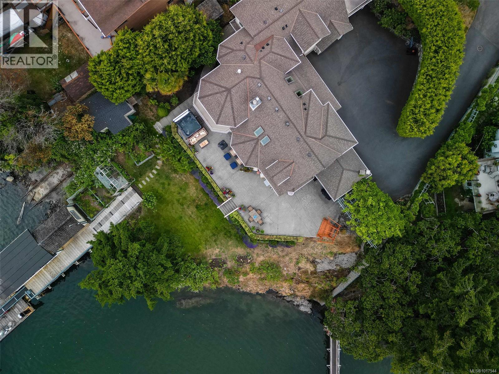  8 Lighthouse Lane, View Royal