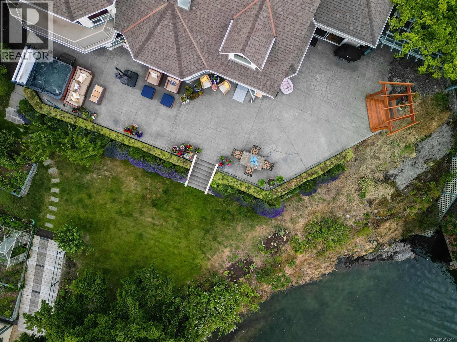  8 Lighthouse Lane, View Royal