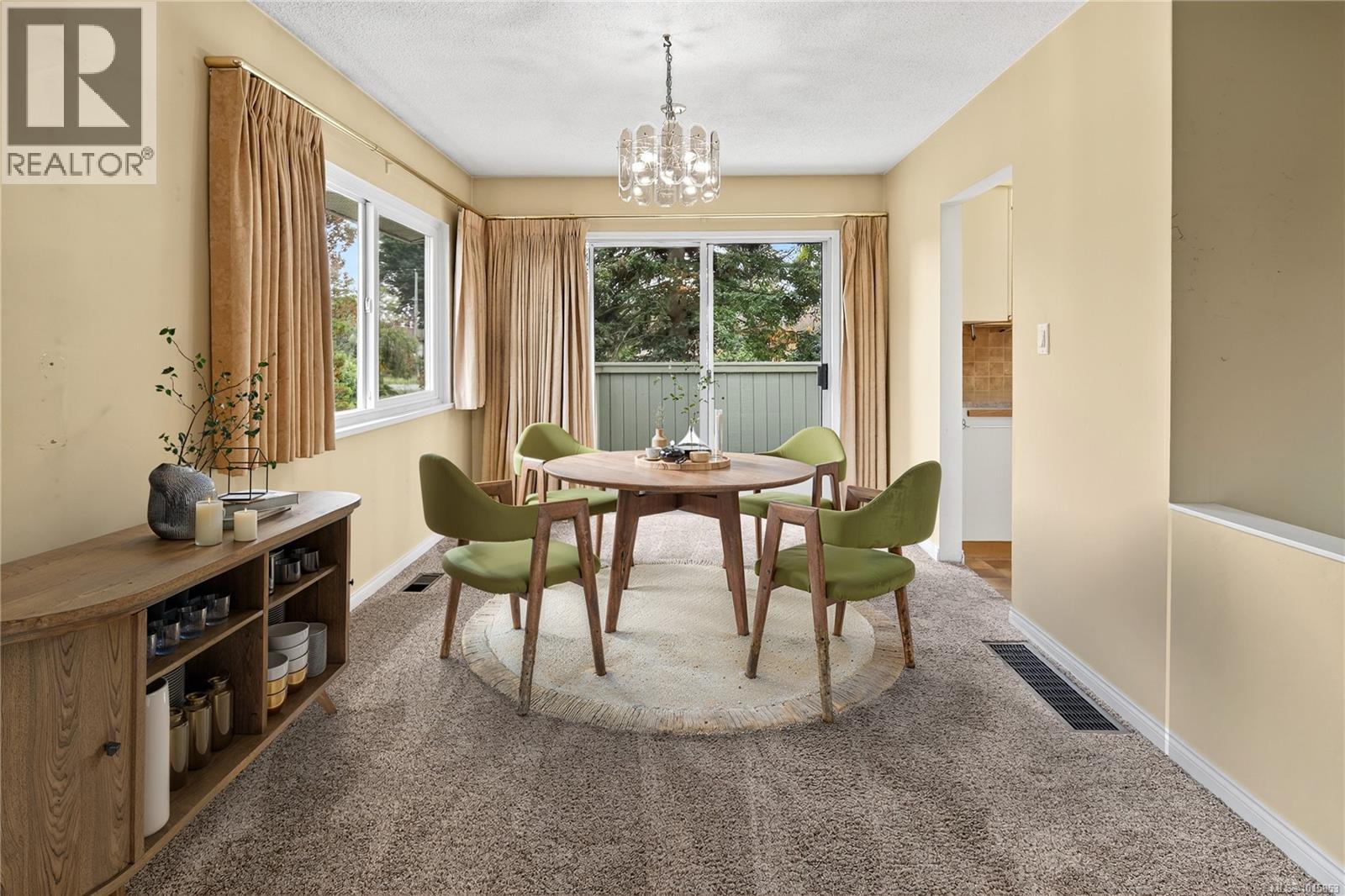  1835 Dunnett Crescent, Saanich