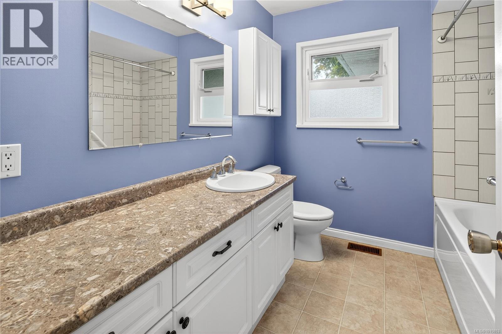  1835 Dunnett Crescent, Saanich