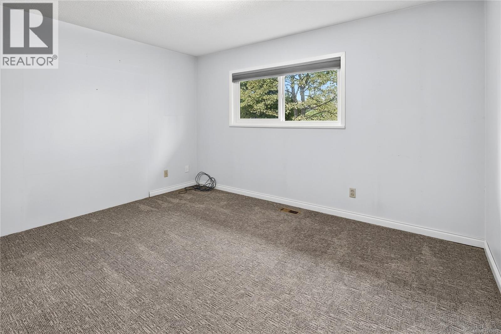  1835 Dunnett Crescent, Saanich