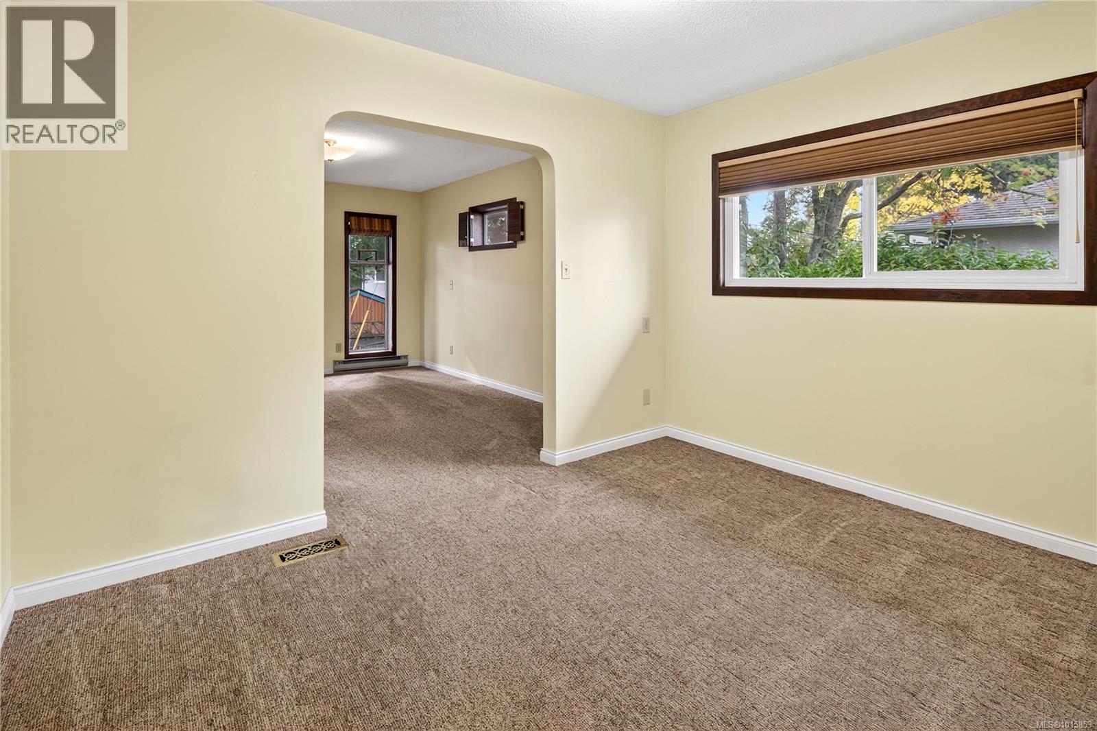  1835 Dunnett Crescent, Saanich