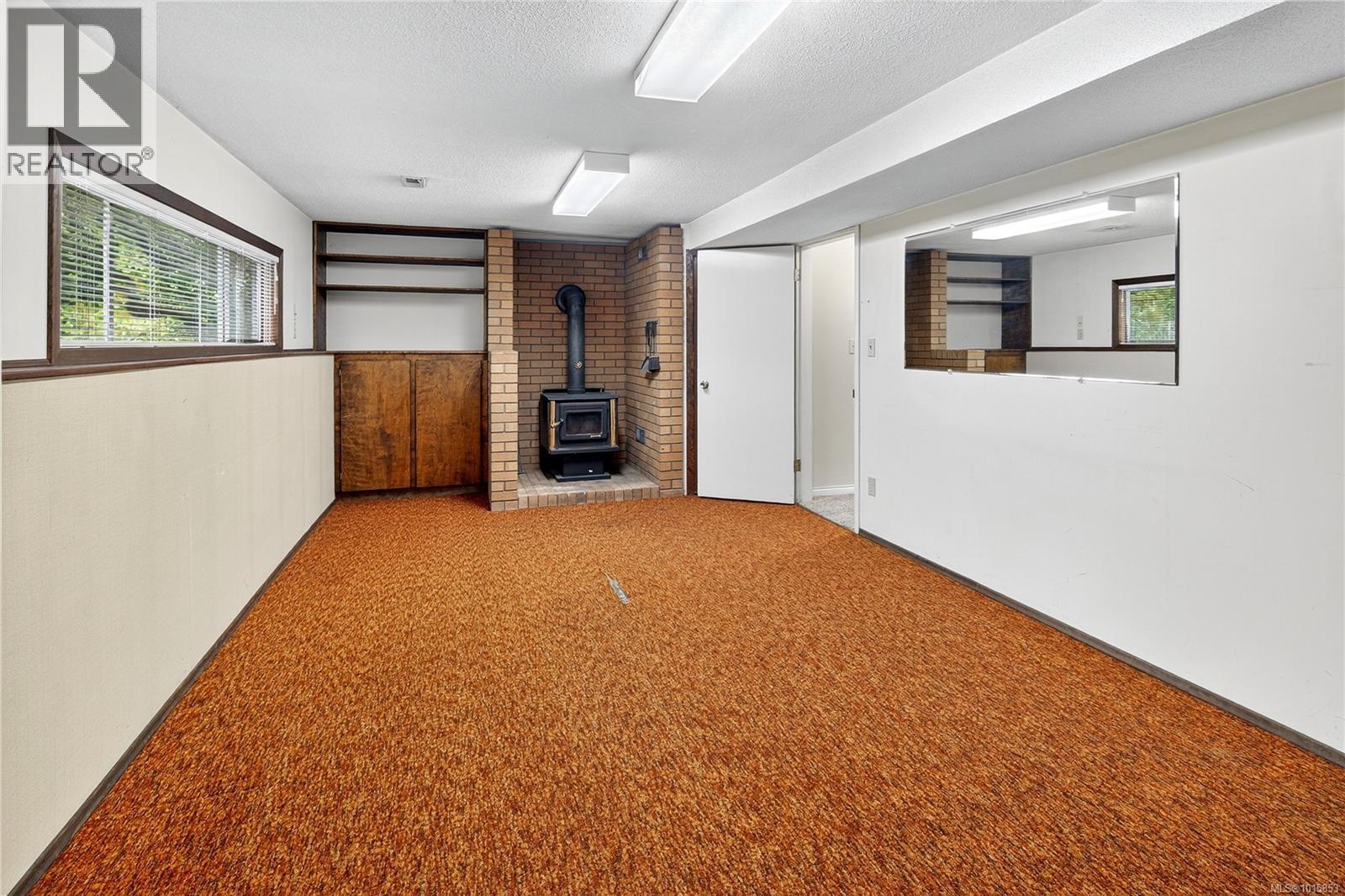  1835 Dunnett Crescent, Saanich
