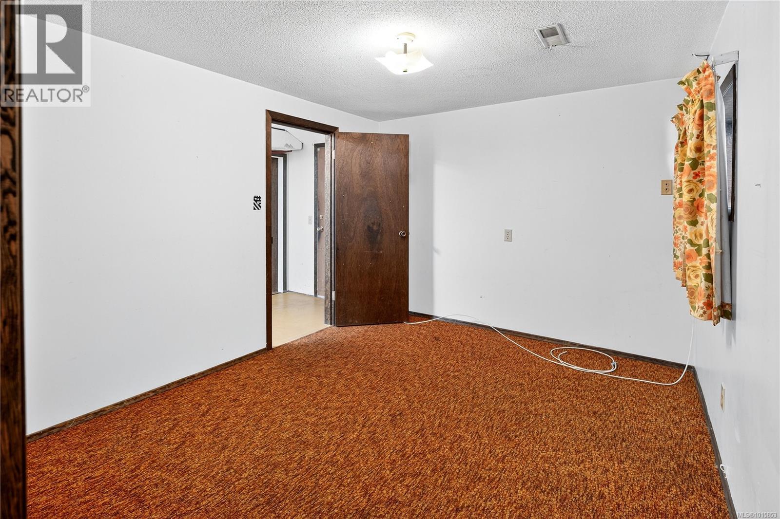  1835 Dunnett Crescent, Saanich