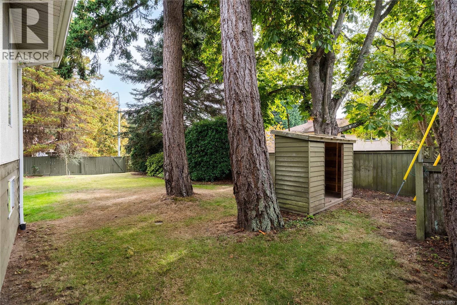  1835 Dunnett Crescent, Saanich