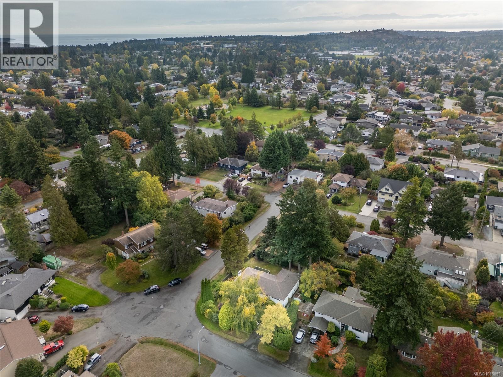  1835 Dunnett Crescent, Saanich