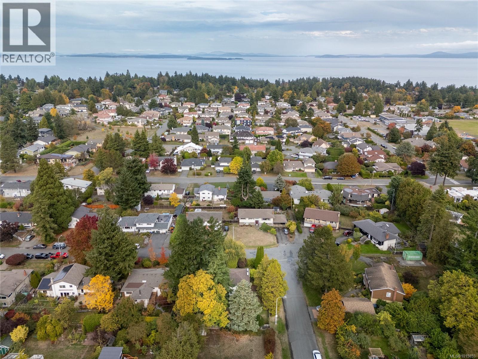  1835 Dunnett Crescent, Saanich