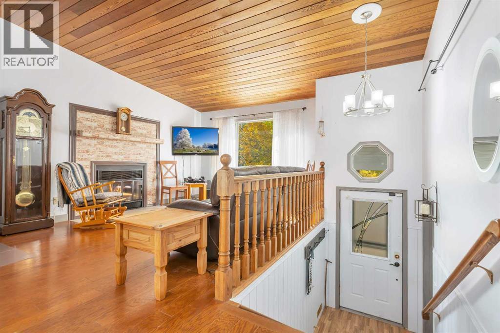 Single Family House Bi-level for Sale in  Glendale Boulevard Glendale Red Deer 