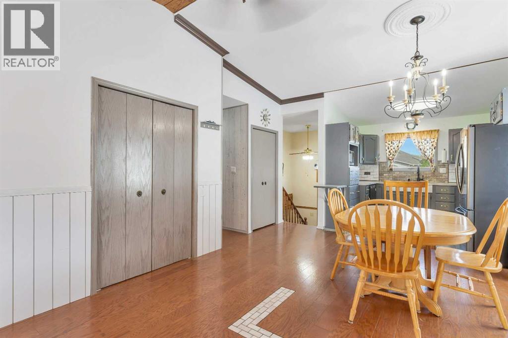 Single Family House Bi-level for Sale in  Glendale Boulevard Glendale Red Deer 