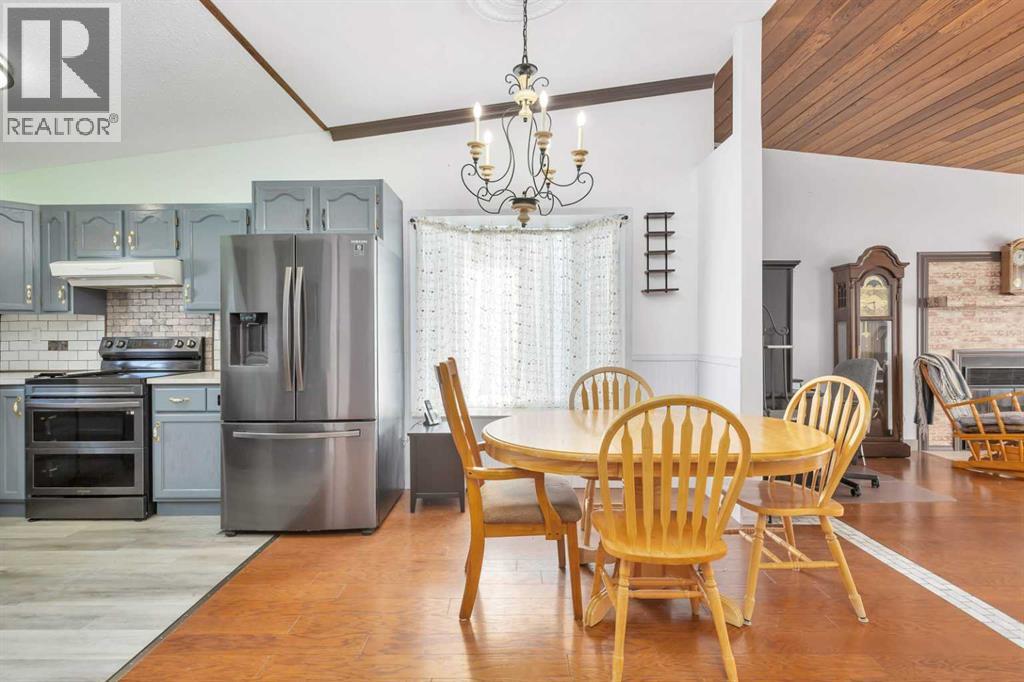 Single Family House Bi-level for Sale in  Glendale Boulevard Glendale Red Deer 