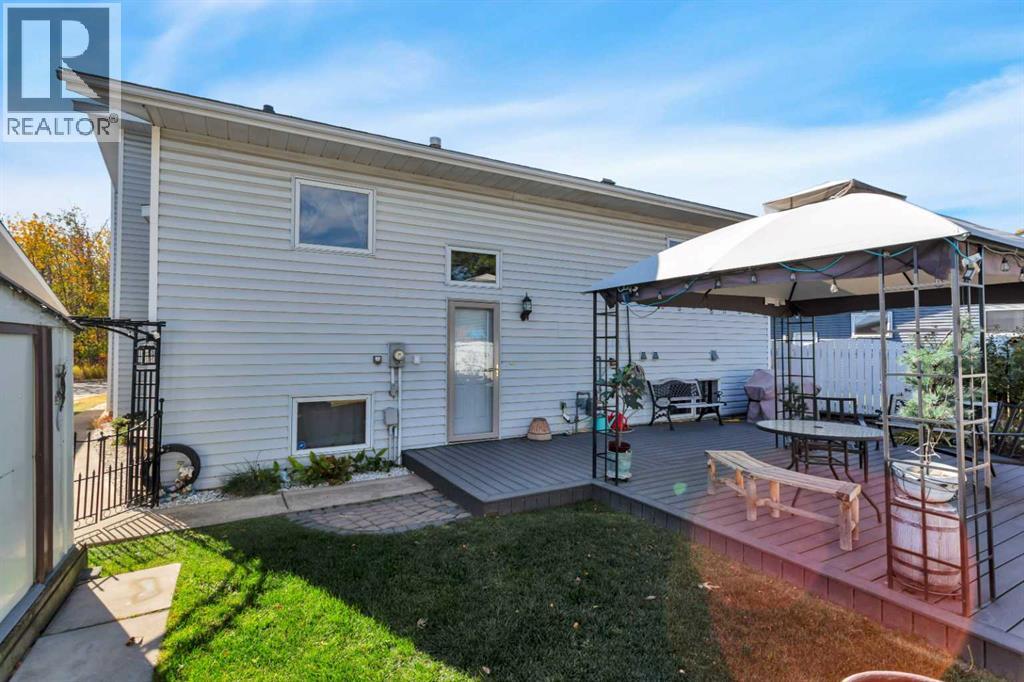 Single Family House Bi-level for Sale in  Glendale Boulevard Glendale Red Deer 
